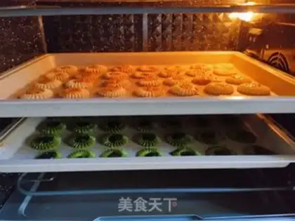 Make Shield cookies step 13