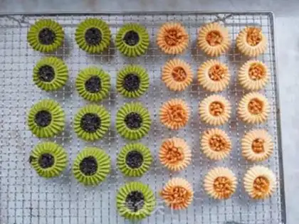 Make Shield cookies step 14