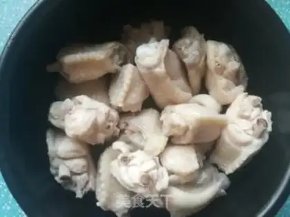 Make Carrot potatoes in chicken wings step 2