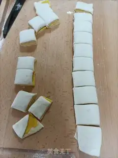 Make Pumpkin rolls step 14