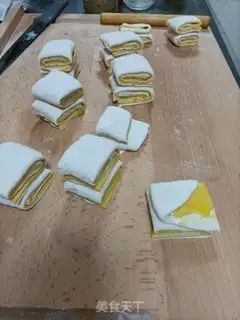 Make Pumpkin rolls step 15