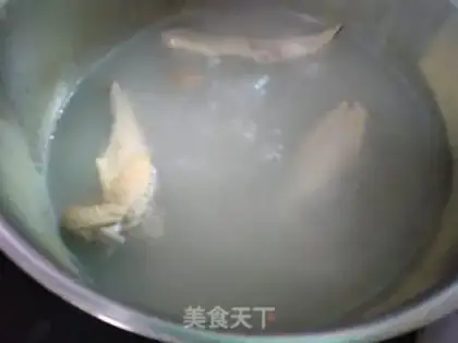 Make Duck wings for seaweed soup step 1