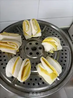 Make Pumpkin rolls step 19