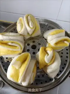 Make Pumpkin rolls step 20
