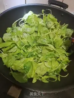 Make Eggs and rice soup step 4