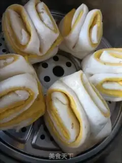Make Pumpkin rolls step 22
