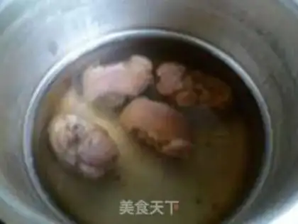Make Freckles, cabbage, pig-leg soup step 6