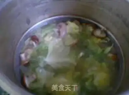 Make Freckles, cabbage, pig-leg soup step 9