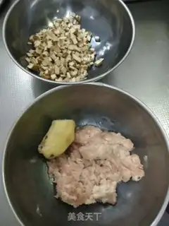 Make Home onion sauce step 1