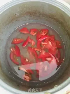 Make Lazy tomato egg soup step 1