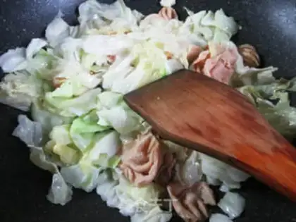 Make Sour chicken wings and cabbage step 3