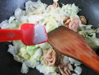 Make Sour chicken wings and cabbage step 4