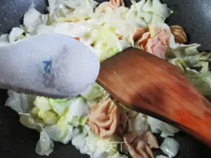 Make Sour chicken wings and cabbage step 5
