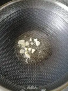 Make Clear the red potato leaves step 1