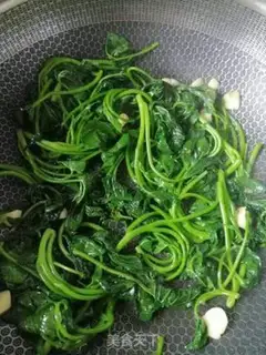 Make Clear the red potato leaves step 3