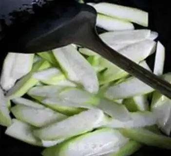 Make Shrimp hides, flower fan soup step 5