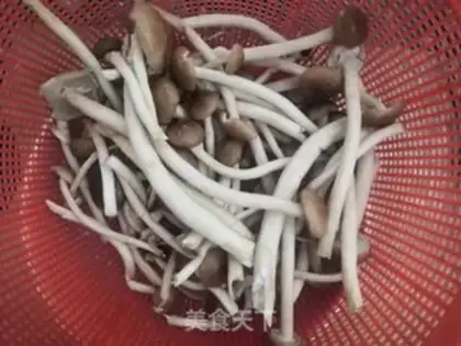 Make The chicken soup of the teacushroom fish step 1
