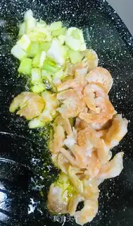 Make Shrimp fried eggs step 3