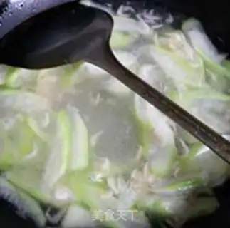 Make Shrimp hides, flower fan soup step 8