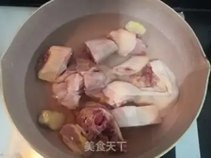 Make The chicken soup of the teacushroom fish step 4