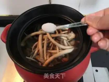 Make The chicken soup of the teacushroom fish step 11