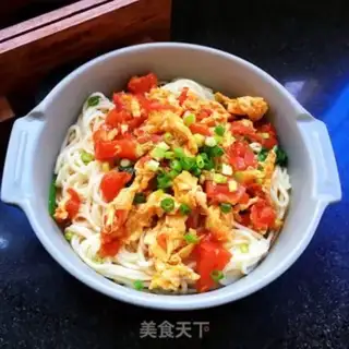 Make Tomato eggs and noodles step 9
