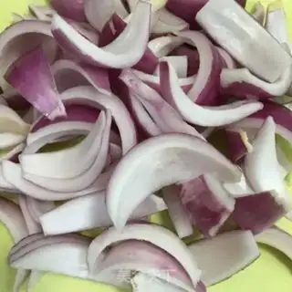 Make Onion lumber chops step 1