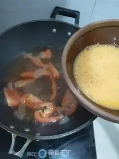 Make Tomato egg soup step 4