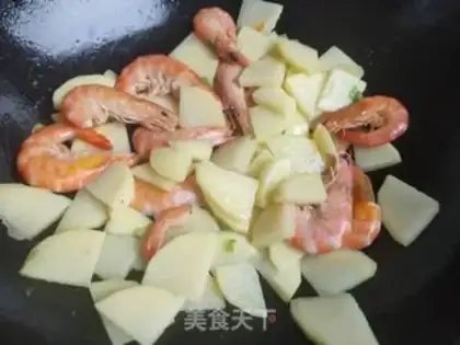 Make Shrimp peas and chips step 5