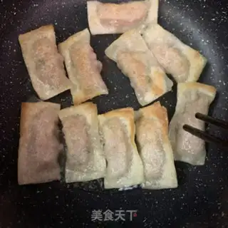 Make Frozen meat pot sticker step 8