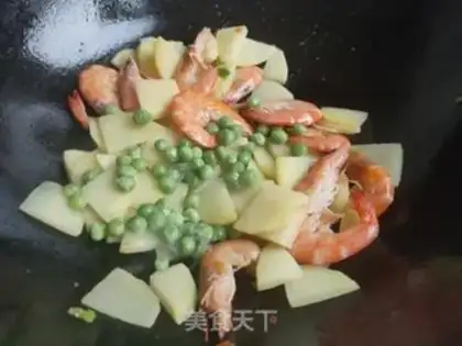 Make Shrimp peas and chips step 6