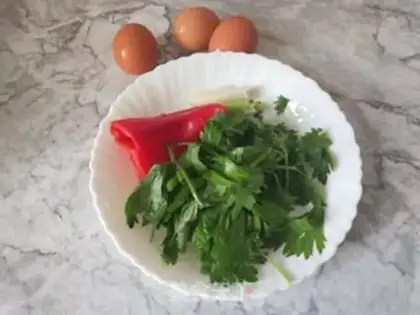 Make Celery leaves, meat and eggs step 0