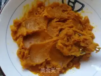 Make Onion pepper saline horn roll step 0
