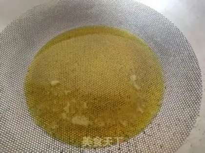Make Celery leaves, meat and eggs step 4