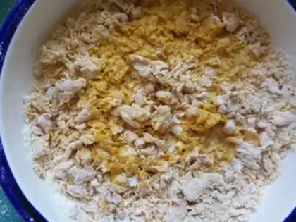 Make Onion pepper saline horn roll step 4