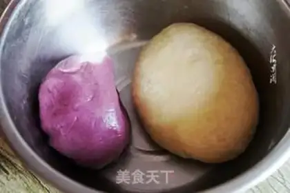 Make The potato coconut mooncake step 2
