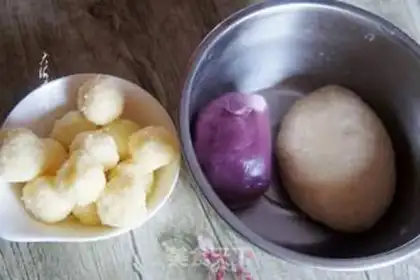 Make The potato coconut mooncake step 4