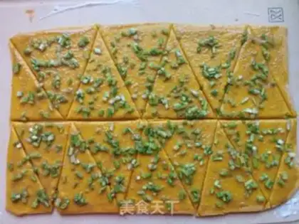 Make Onion pepper saline horn roll step 18