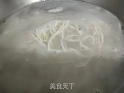 Make Vegetable sausage noodles step 2