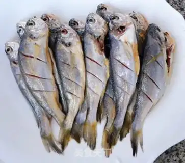 Make Spicy yellowfish step 1