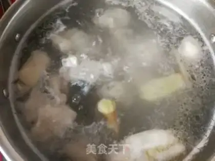 Make White fungus weed chicken leg soup step 4
