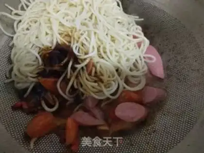 Make Vegetable sausage noodles step 5