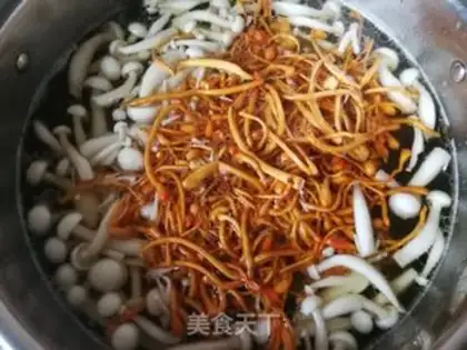 Make White fungus weed chicken leg soup step 8