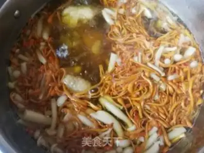 Make White fungus weed chicken leg soup step 9