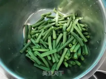 Make Tomato bean noodle step 2
