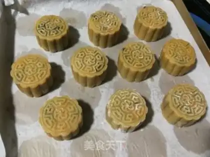 Make A broad black sesame moon cake step 8