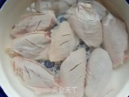 Make The chicken wings of turkey sauce step 2