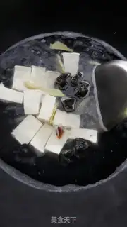 Make Soup with eggs and tofu step 4