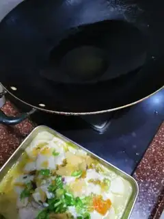 Make Quick-fried gold soup and sour fish step 13