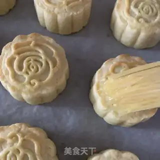 Make A yellow moon cake step 22